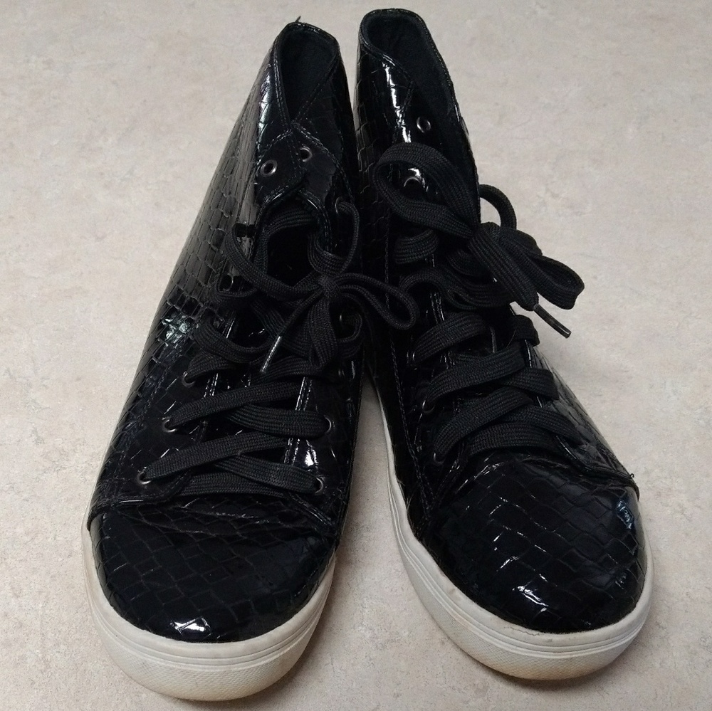 Shiny Black Plastic Sneakers | N.Y.L.A.